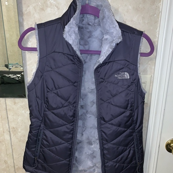 XS Women’s north face vest - Picture 2 of 5